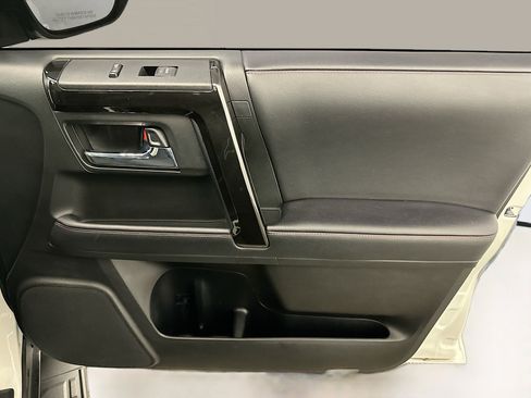 Used 2022 Toyota 4Runner TRD Off-Road image 33