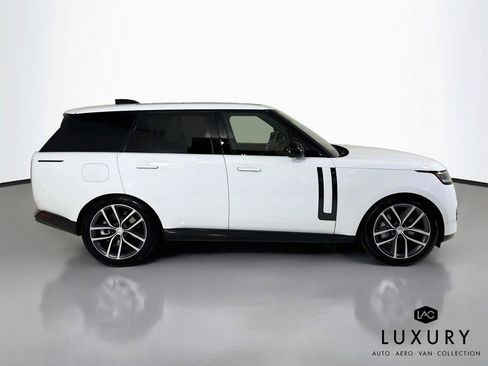 Used 2024 Land Rover Range Rover SE AWD/4WD image 5