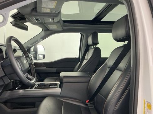 Certified 2025 Ford F450 Lariat w/ FX4 Off-Road Package image 17