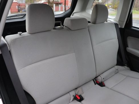 Used 2015 Subaru Forester 2.5i w/ Alloy Wheel Package image 31