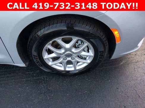 Used 2024 Chrysler Pacifica Touring-L image 26