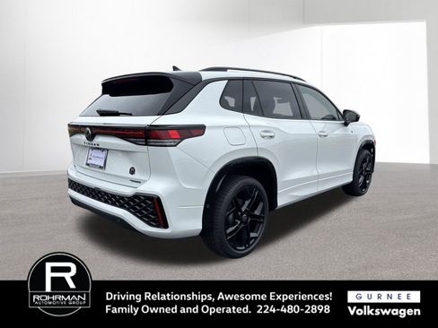 New 2026 Volkswagen Tiguan SE R-Line AWD/4WD image 9