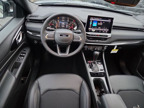 New 2026 Jeep Compass Latitude image 7