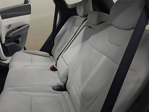 Used 2025 Hyundai Tucson SEL image 16