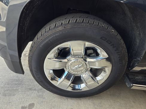 Certified 2019 Chevrolet Tahoe LT w/ LT Signature Package RWD image 4