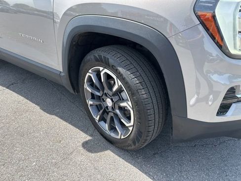 Used 2025 GMC Terrain Elevation w/ Elevation Premium Package AWD/4WD image 8