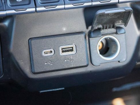 Used 2022 Chevrolet Silverado 2500 LT image 22