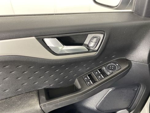 Used 2020 Ford Escape SE FWD image 14