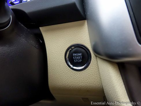 Used 2018 Toyota Highlander Limited image 18