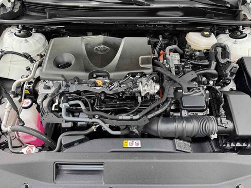 Used 2025 Toyota Camry LE FWD image 8