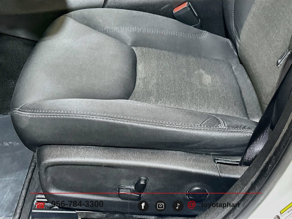 Used 2023 Chrysler 300 Touring w/ Sport Appearance Package RWD image 17