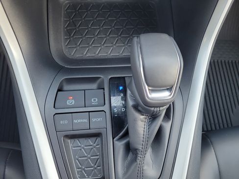 Used 2024 Toyota RAV4 XLE Premium FWD image 28
