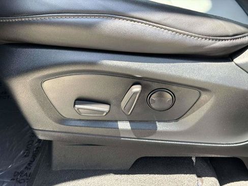 Certified 2023 Ford Explorer XLT w/ Equipment Group 202A RWD image 18