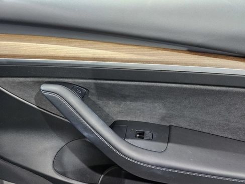 Used 2023 Tesla Model 3 Standard Range RWD image 6