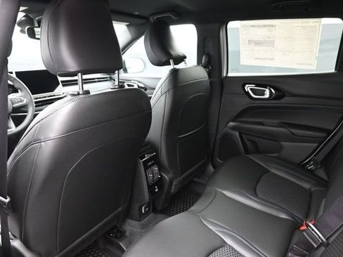 New 2026 Jeep Compass Latitude AWD/4WD image 16