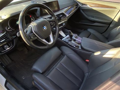 Used 2019 BMW 530e w/ Convenience Package image 10