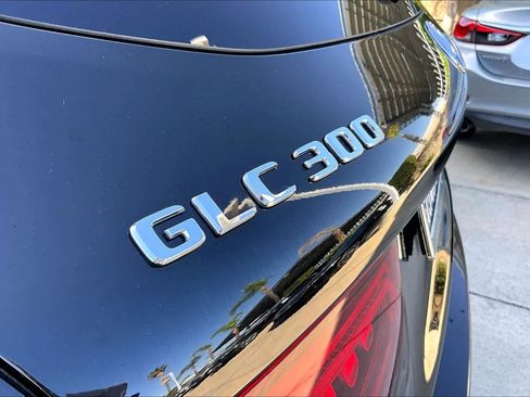 Used 2022 Mercedes-Benz GLC 300 image 9