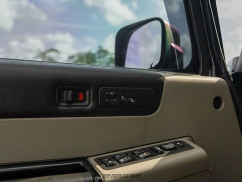 Used 2004 HUMMER H2 w/ Preferred Equipment Group image 22