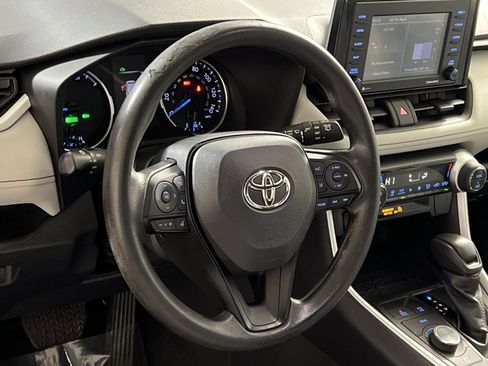 Used 2022 Toyota RAV4 XLE image 14
