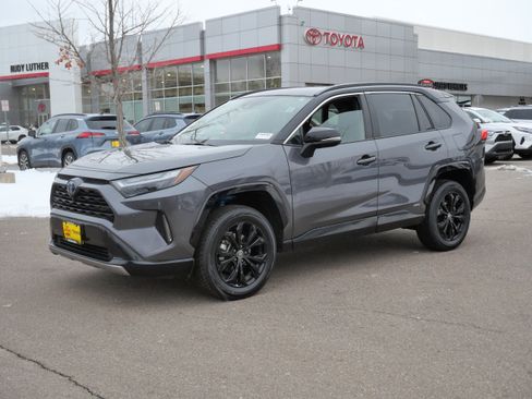 Certified 2022 Toyota RAV4 XSE image 3
