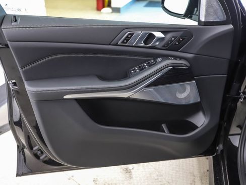 New 2026 BMW X5 M60i image 9