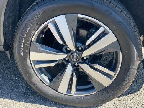 Certified 2023 Nissan Rogue SL w/ SL Premium Package image 23