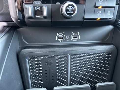 New 2026 RAM 1500 Big Horn AWD/4WD image 16