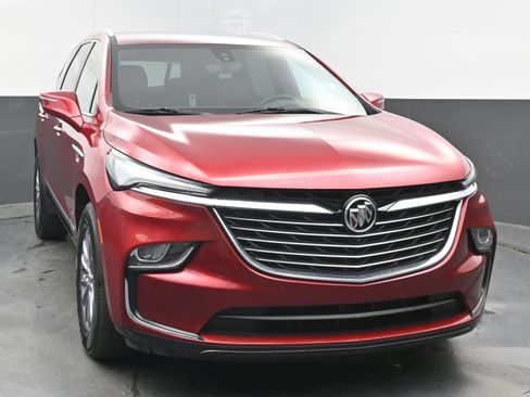 Used 2024 Buick Enclave Premium image 3