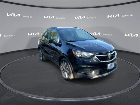 Used 2021 Buick Encore Preferred image 3