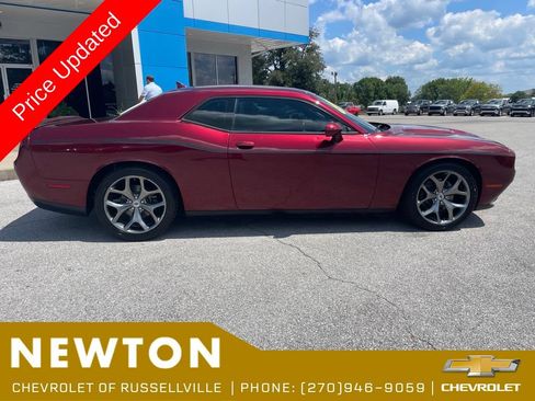 Used 2017 Dodge Challenger SXT Plus RWD image 32