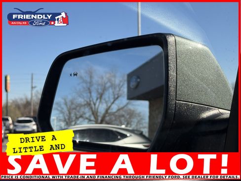 Used 2022 Chevrolet Traverse LT image 42