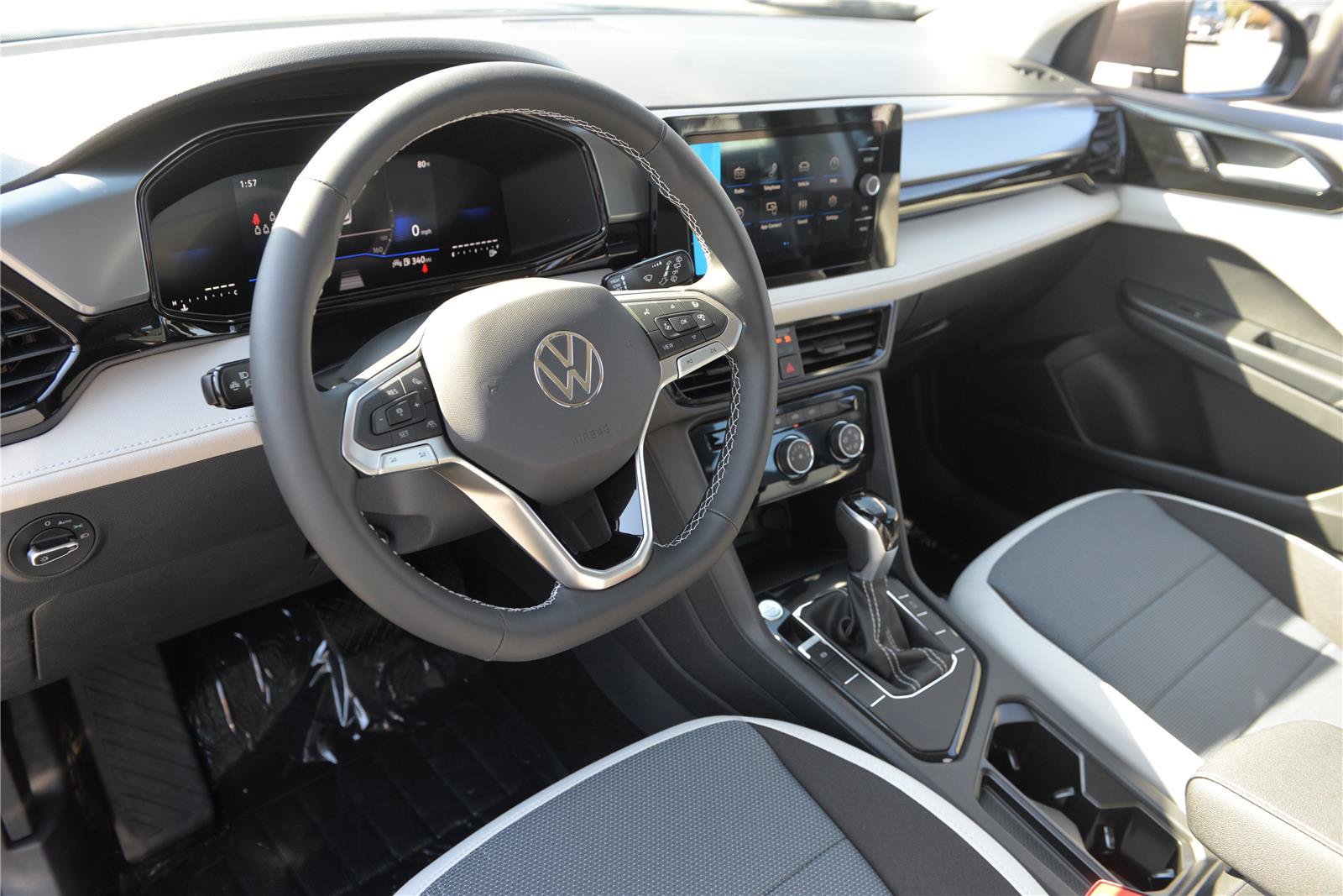 New 2027 Volkswagen Jetta SE FWD image 24