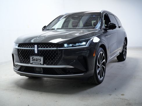 Used 2024 Lincoln Nautilus Black Label AWD/4WD image 11