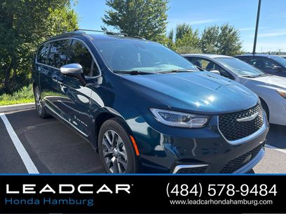 Used 2023 Chrysler Pacifica Pinnacle
