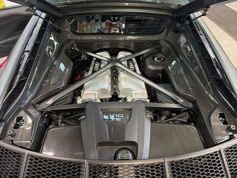 Used 2017 Audi R8 V10 plus image 23