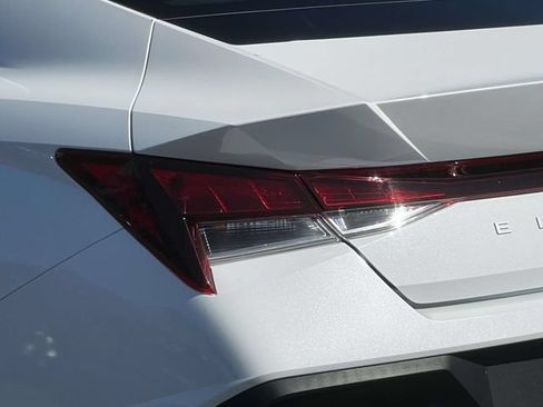 Certified 2024 Hyundai Elantra SEL FWD image 12