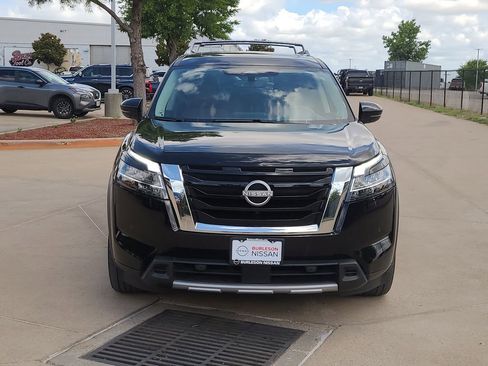 Certified 2024 Nissan Pathfinder Platinum w/ Cargo Package AWD/4WD image 5