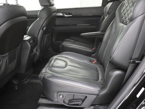 Used 2021 Hyundai Palisade Limited w/ Winter Package image 9