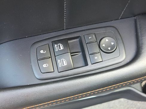 Used 2015 Dodge Challenger R/T Plus RWD image 10