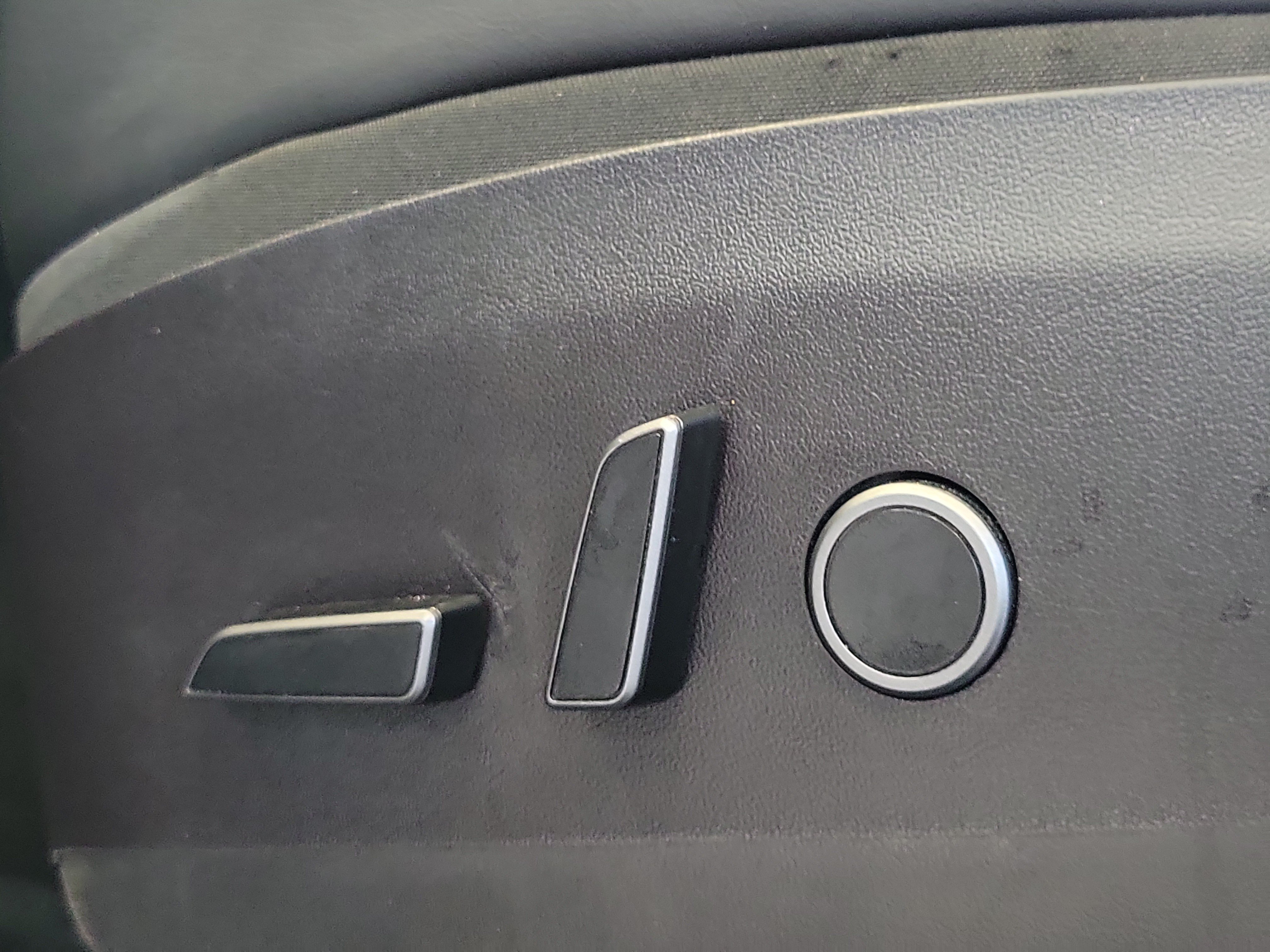 Used 2023 Tesla Model Y Long Range AWD/4WD image 21