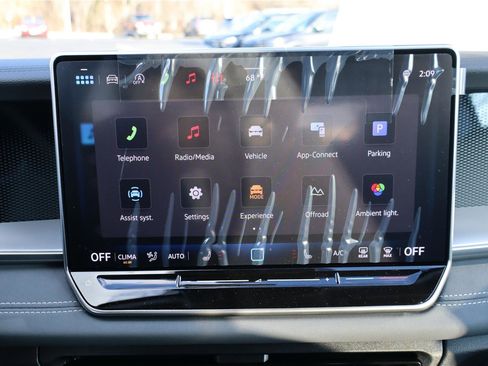 New 2026 Volkswagen Tiguan SE image 19