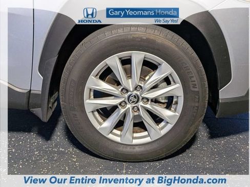 Used 2024 Toyota Corolla Cross LE FWD image 13