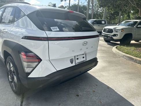 Used 2025 Hyundai Kona SEL FWD image 12