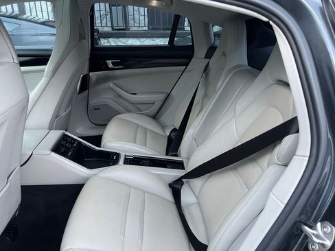 Used 2019 Porsche Panamera 4S image 26