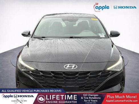Used 2023 Hyundai Elantra SEL w/ Convenience Package FWD image 2