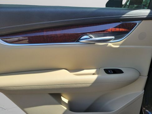 Used 2019 Cadillac XT5 Luxury FWD image 27