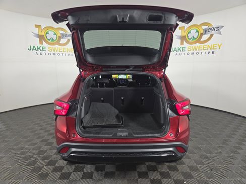 Certified 2024 Chevrolet Trax RS w/ Driver Confidence Package image 32