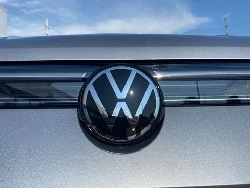 New 2025 Volkswagen Taos SEL AWD/4WD image 18