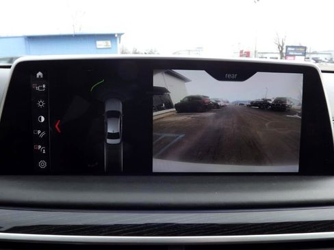 Used 2018 BMW 750i xDrive XI image 25