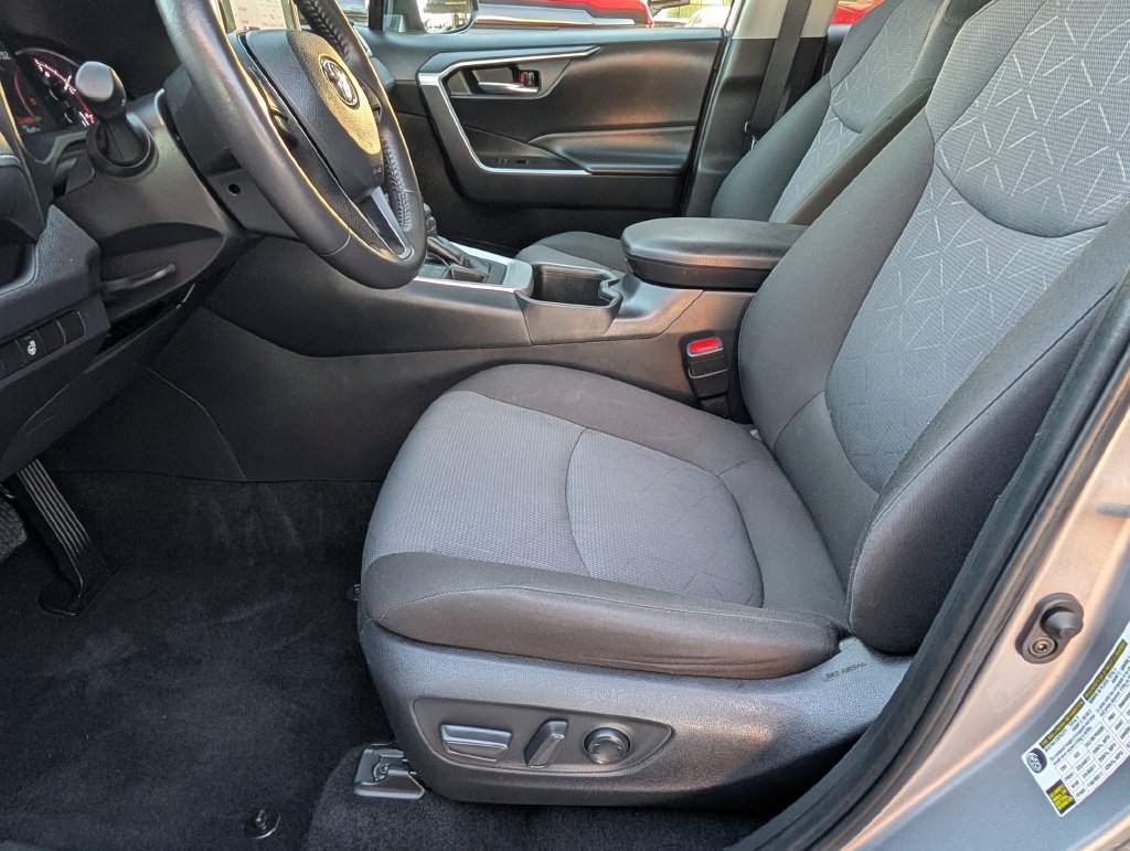 Used 2025 Toyota RAV4 XLE w/ Weather Package AWD/4WD image 12